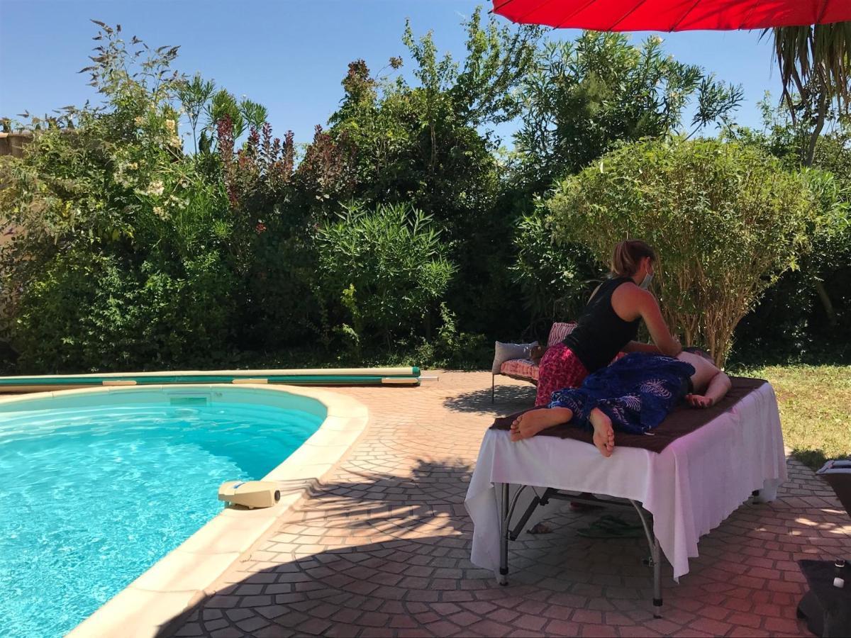 Fontaine Des Magnarelles Hotell Althen-des-Paluds Eksteriør bilde